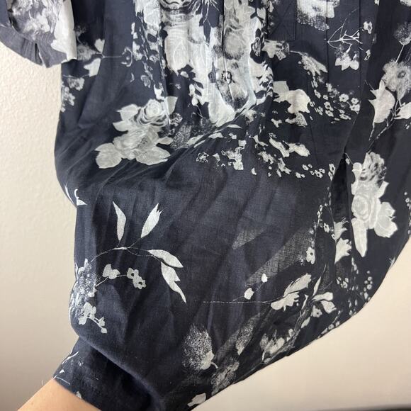 Soft Surroundings Blue Floral Tunic Top Roll Tab Sleeve Size L - Picture 10 of 11